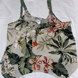 Linea Donatella Cream and Green Sleeveless Crop Tank Top. 0139